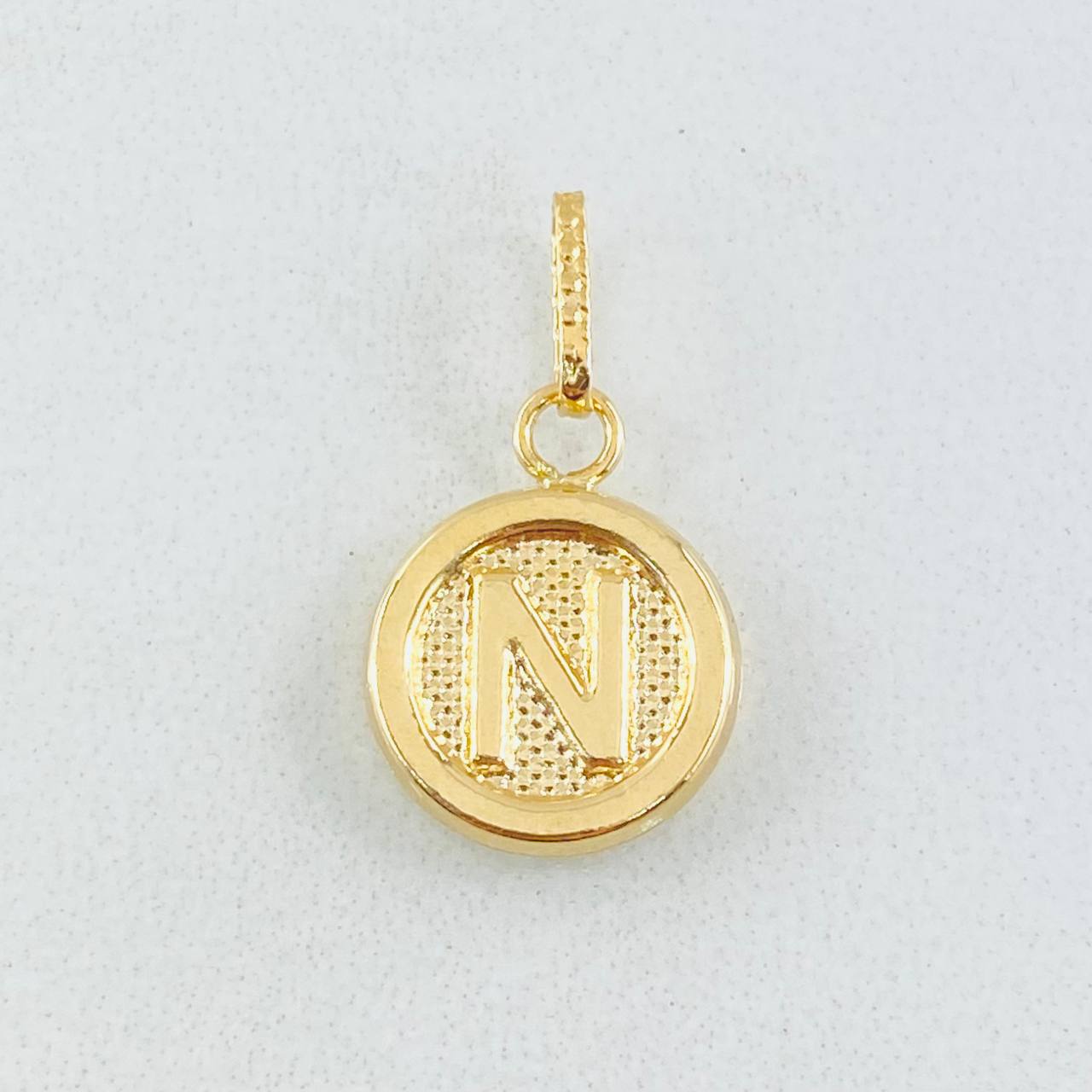 Dije Letra N 0.6gr / 3/4 in / Oro Amarillo 18K