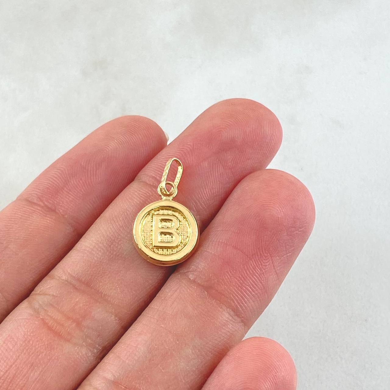 Dije Letra B 0.6gr / 3/4 in / Oro Amarillo 18K