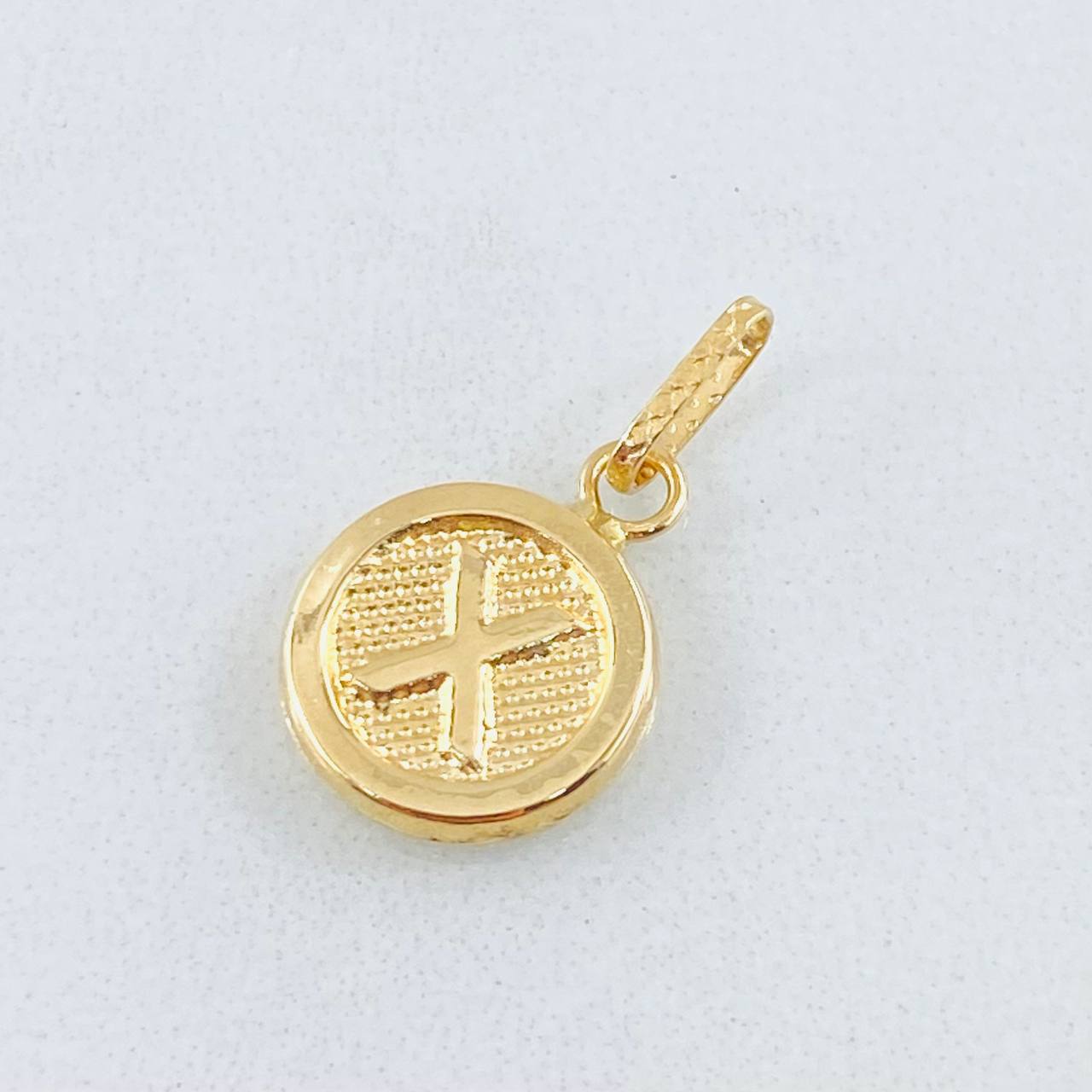 Dije Letra X 0.6gr / 3/4 in / Oro Amarillo 18K