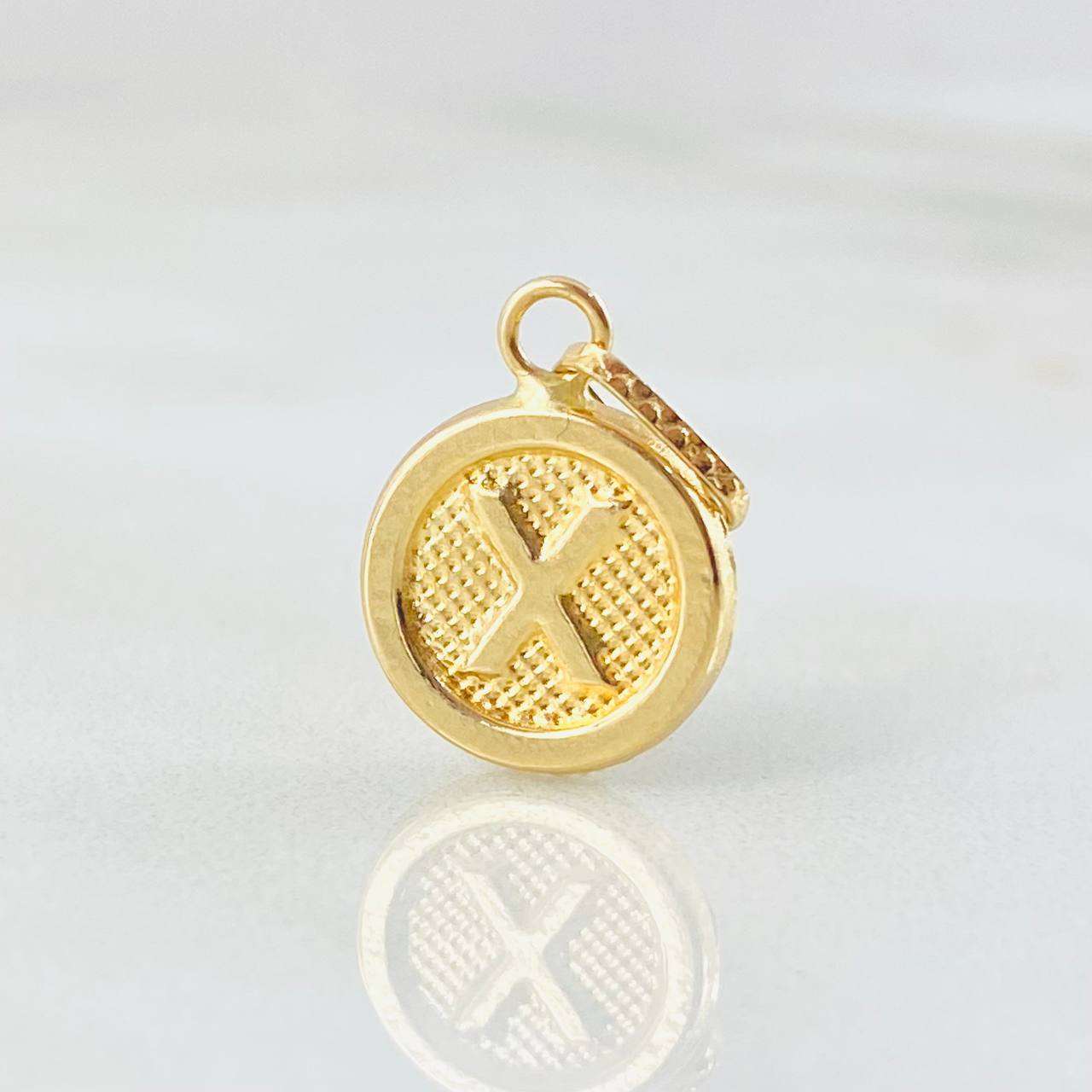Dije Letra X 0.6gr / 3/4 in / Oro Amarillo 18K ©