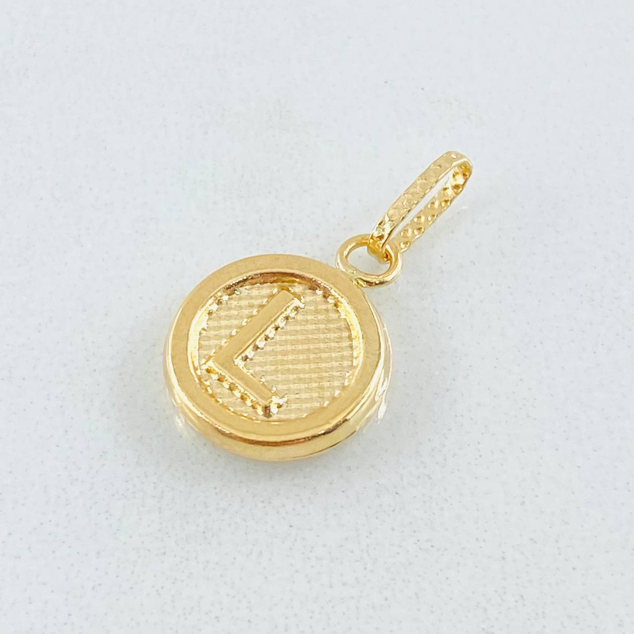 Pendant Letter L 0.55gr / 3/4 in / 18K Gold ©