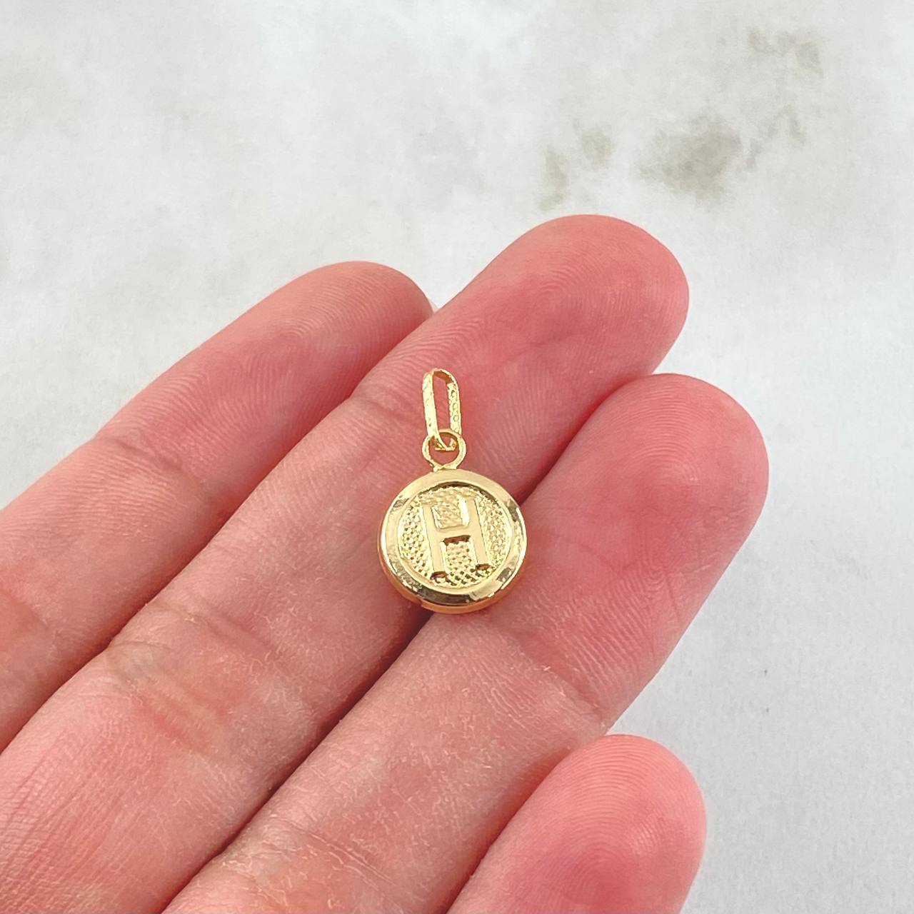 Dije Letra H 0.55gr / 3/4 in / Oro Amarillo 18K
