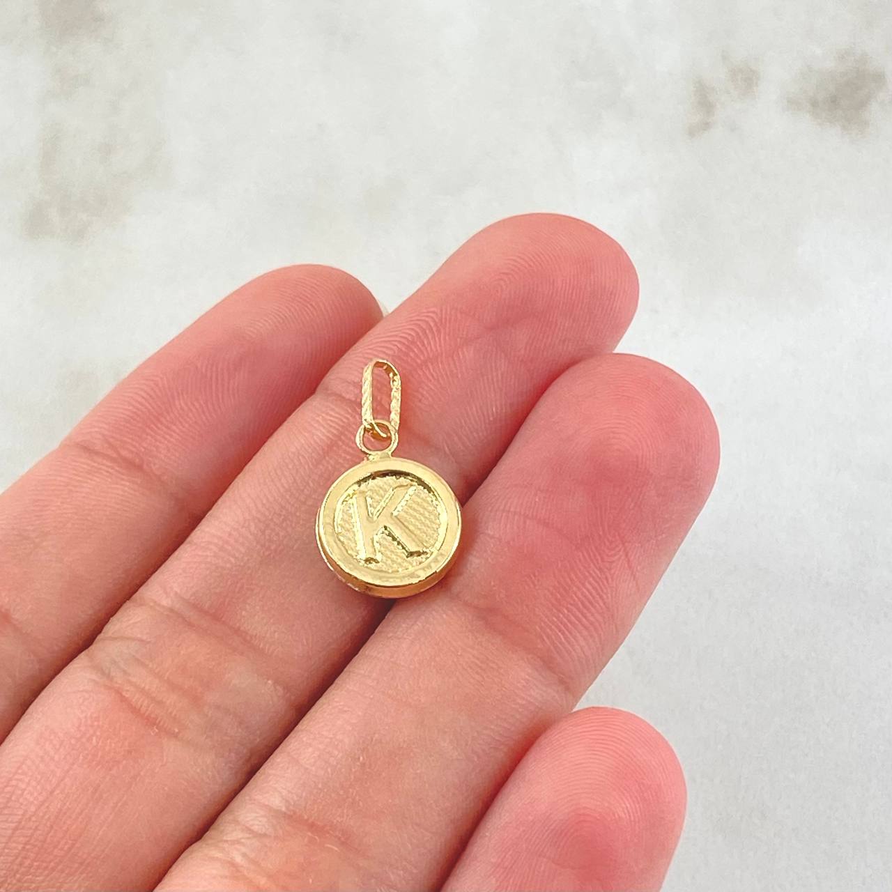 Dije Letra k 0.6gr / 3/4 in / Oro Amarillo 18K