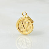 Dije Letra V 0.6gr / 3/4 in / Oro Amarillo 18K