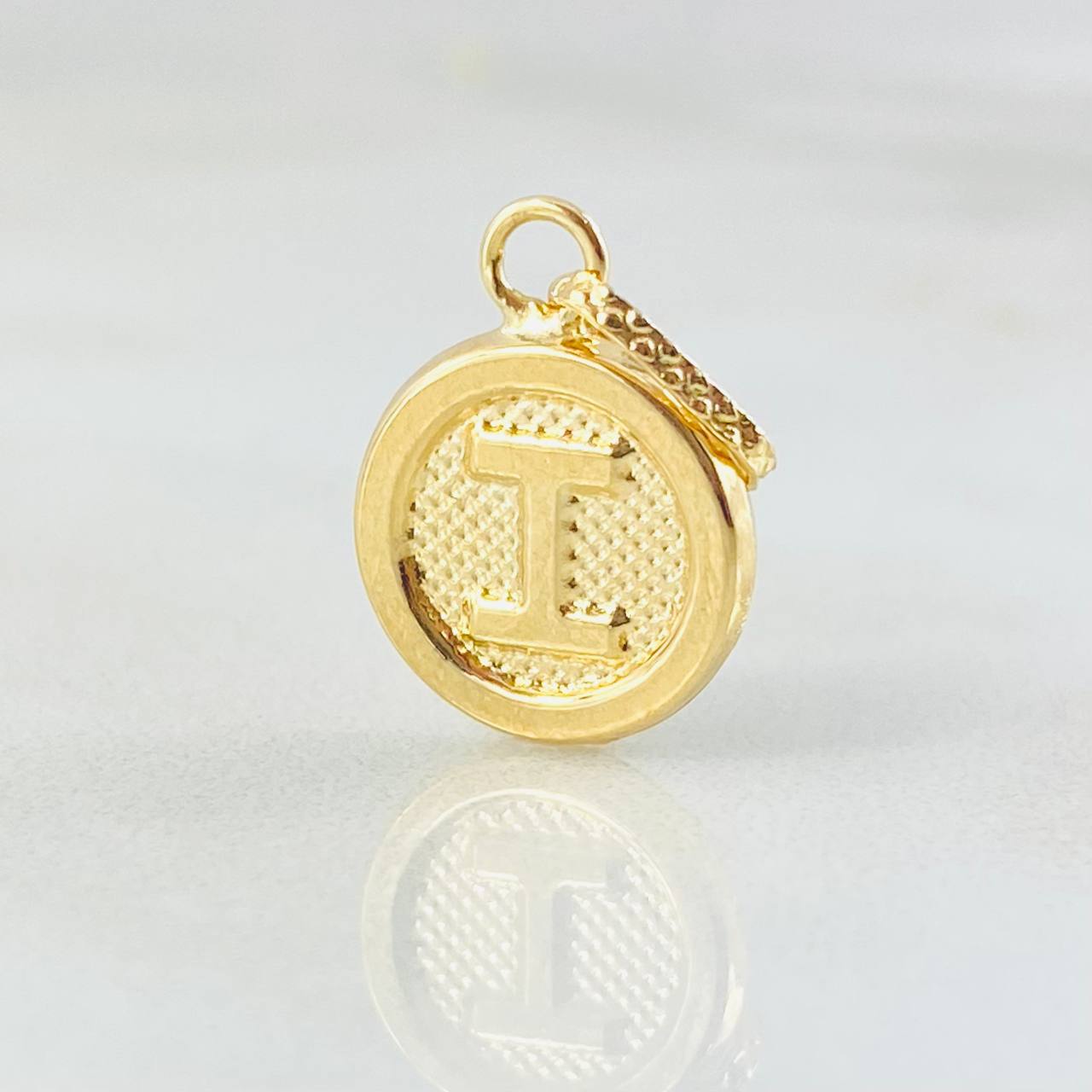 Dije Letra I 0.5gr / 3/4 in / Oro Amarillo 18K *