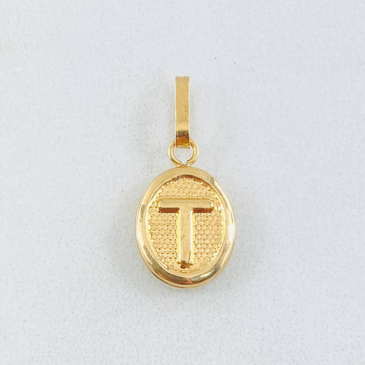 Dije Letra T 0.55gr / 3/4 in / Oro Amarillo 18K