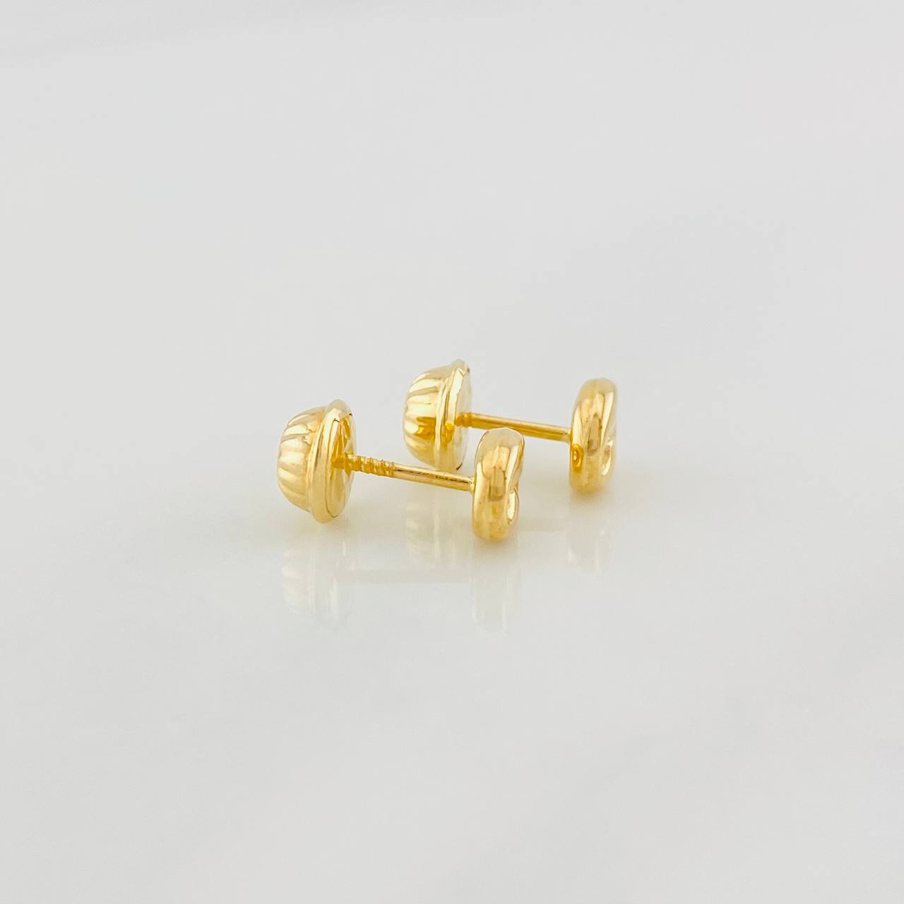 Stud Earrings GC 0.5g / in / 4.7mm Yellow Gold 18K