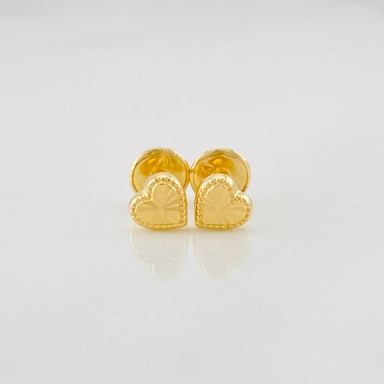Heart Stud Earrings Diamond Cut 0.5g / in / 5.1mm 18K Yellow Gold