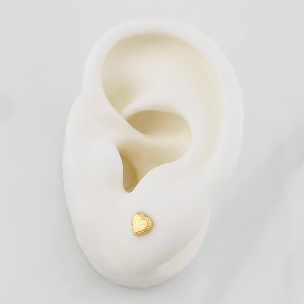 Heart Stud Earrings Diamond Cut 0.5g / in / 5.1mm 18K Yellow Gold
