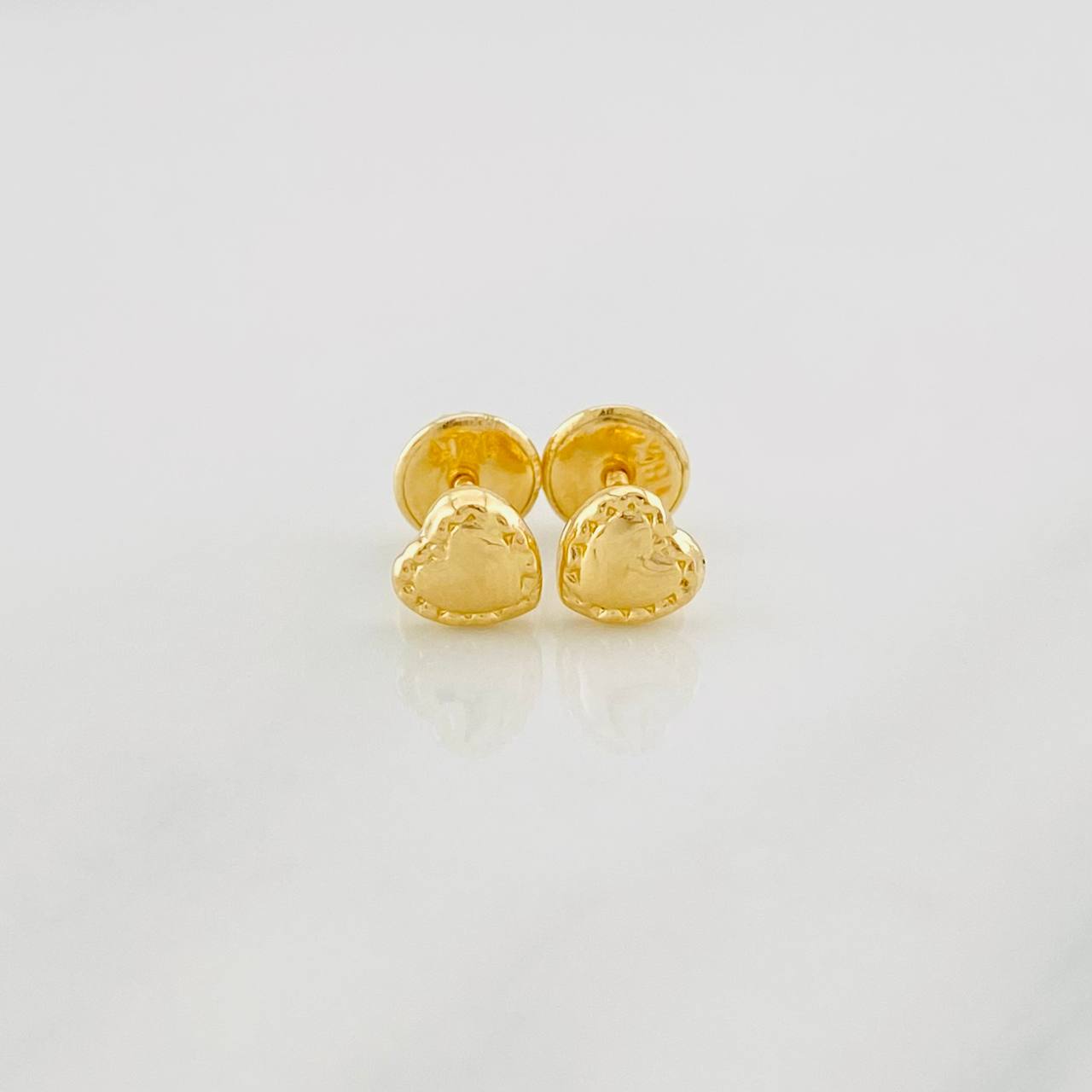 Heart Stud Earrings 0.5g / in / 5.1mm 18K Yellow Gold