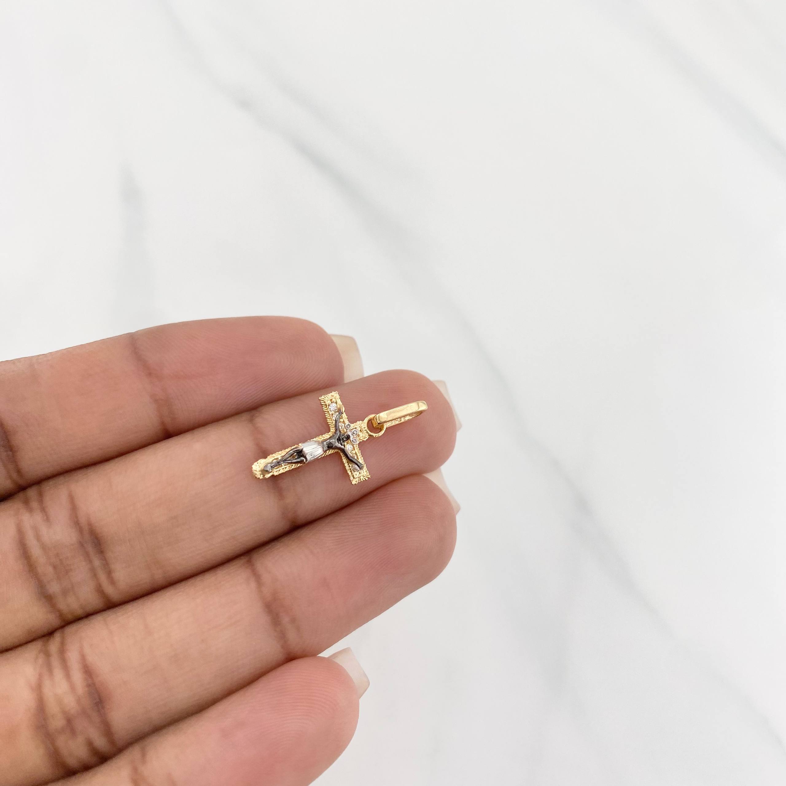 Dije Cruz Cristo 0.9g / 3/4 in Tres Oros 18K