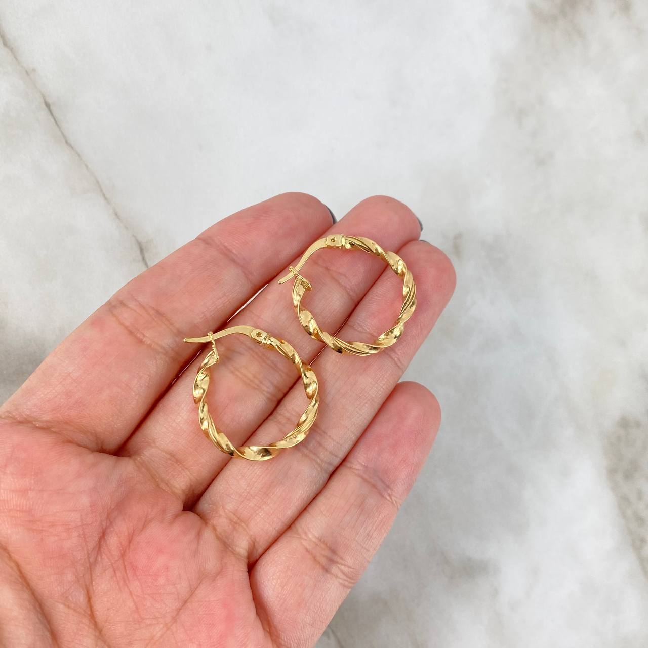 Hoop Earrings Nico 2.4gr / 2.4cm / Striped Twisted Yellow Gold