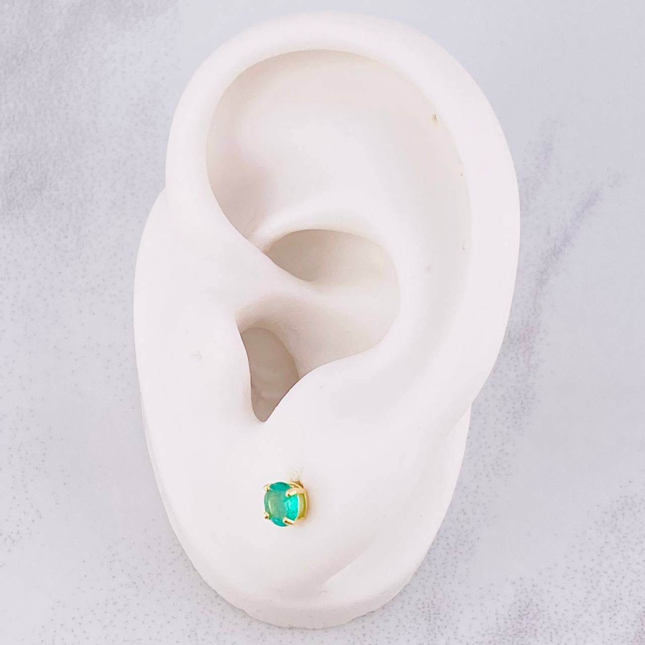 Four Claw Stud Earrings Emeralds 40pts 0.85g / in / 4.2mm Yellow Gold 18K