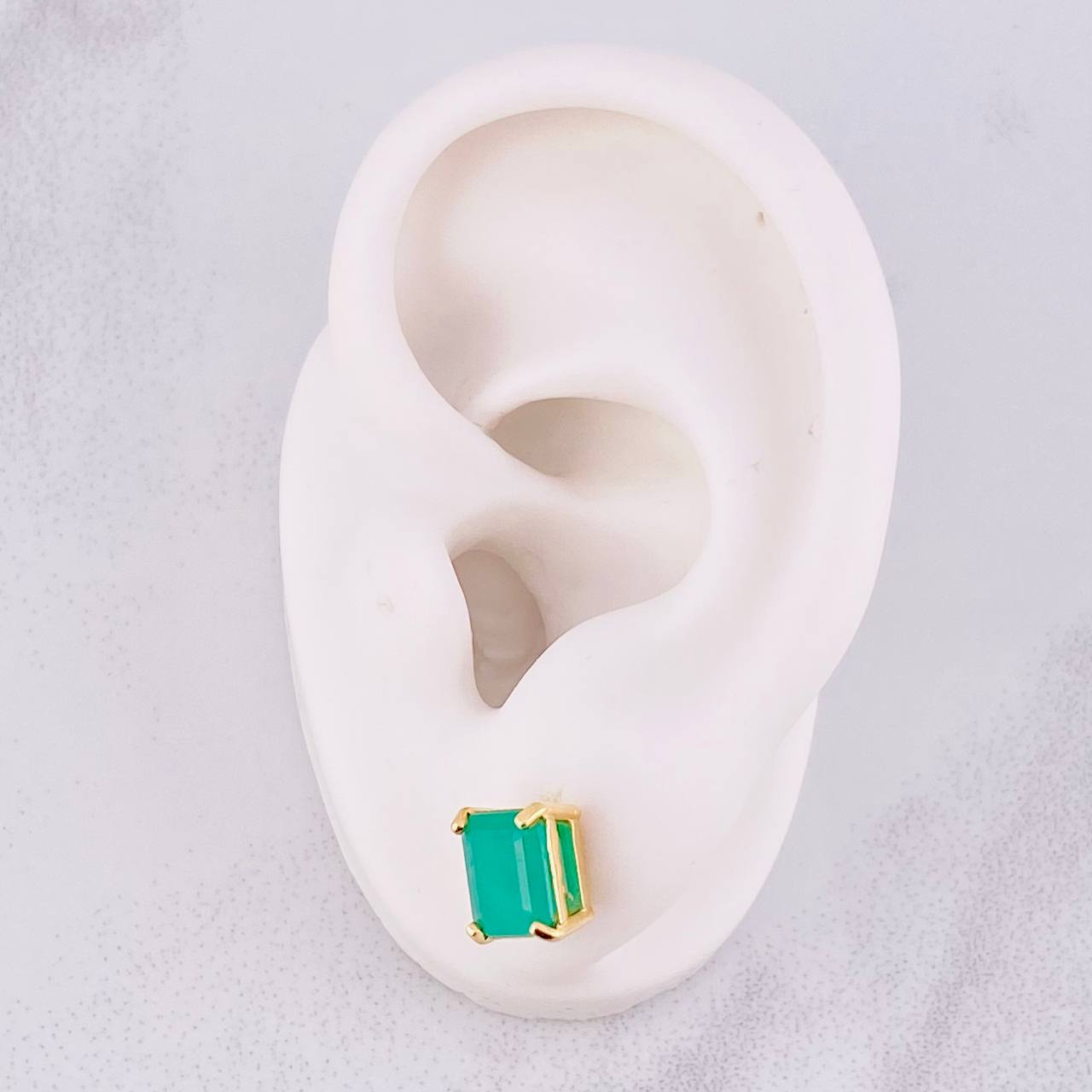 Square Stud Earrings Emerald 39pts 2.45g / in / 8.7mm Yellow Gold 18K
