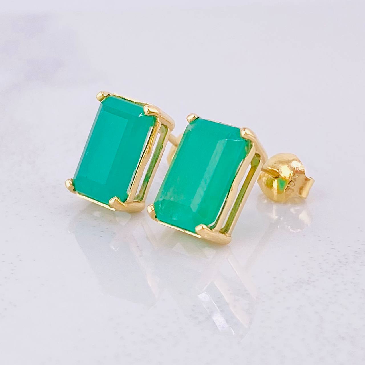 Topos Rectangulares Esmeraldas 6qts 3.2g / in / 10.9mm Oro Amarillo 18K