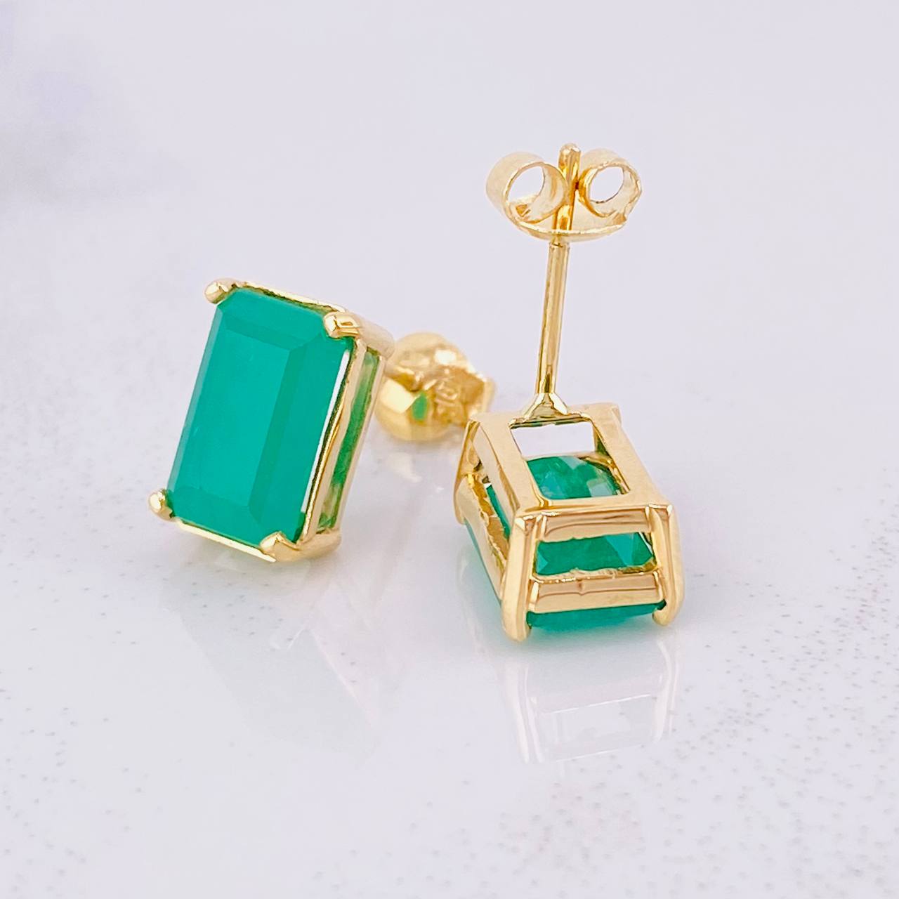 Topos Rectangulares Esmeraldas 6qts 3.2g / in / 10.9mm Oro Amarillo 18K