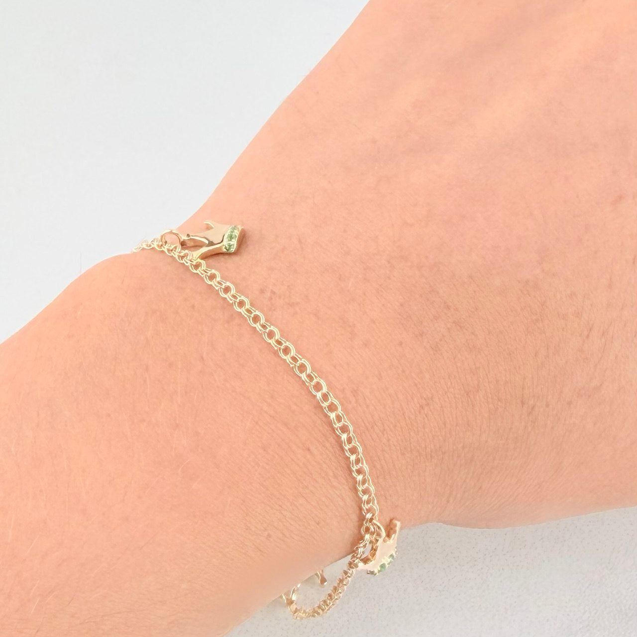 Crown Bracelet Emeralds 25pts 3.75g / 7 1/2 in / 2.3mm Yellow Gold 18K