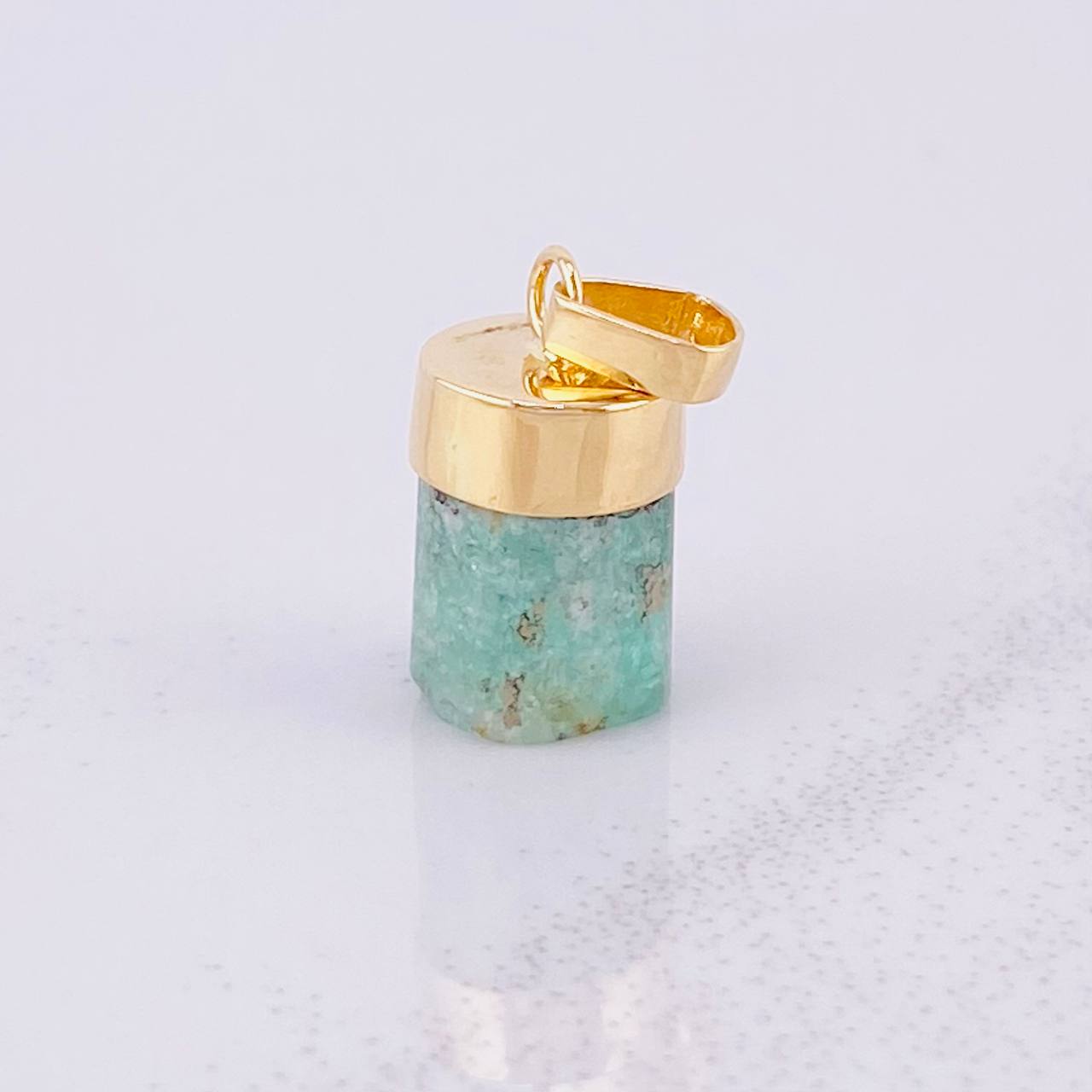 Rough Emerald Pendant 1.55g / 3/4 in Yellow Gold 18K