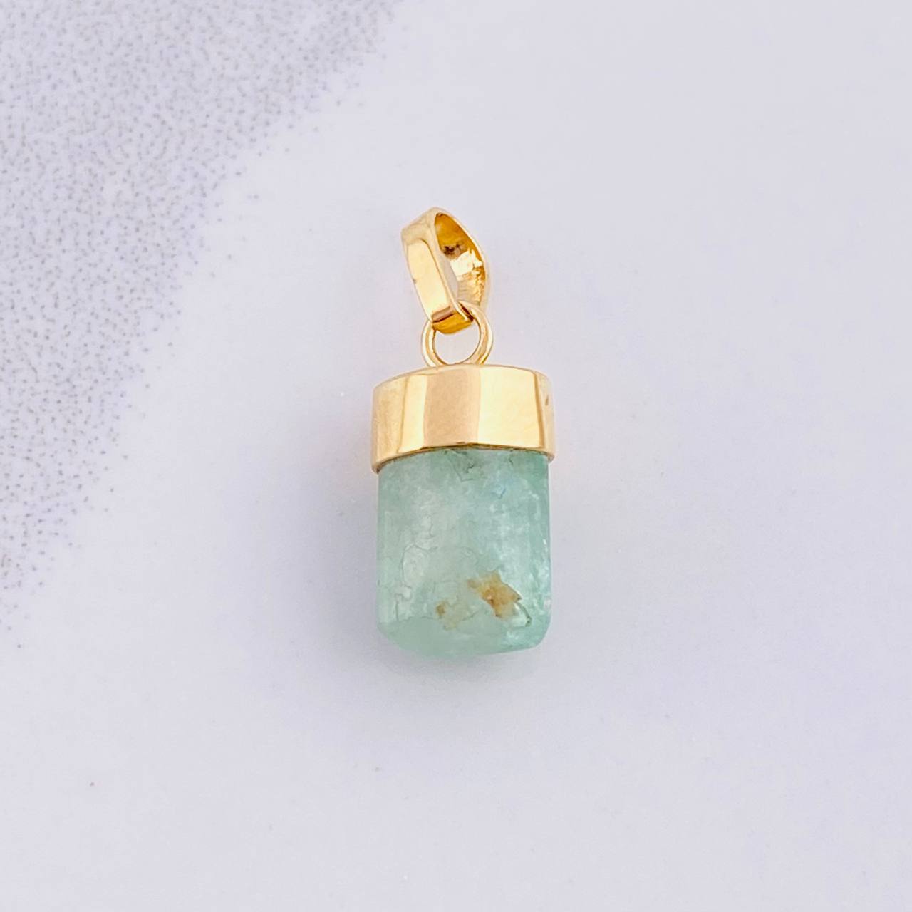 Pendant Rough Emerald 1.1g / 3/4 in Yellow Gold 18K