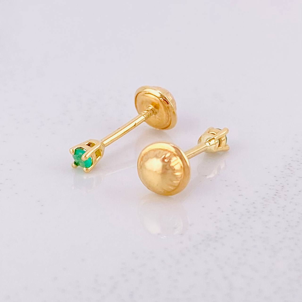 Topos Cuatro Garras Esmeraldas 17pts 0.7g / in / 2.2mm Oro Amarillo 18K