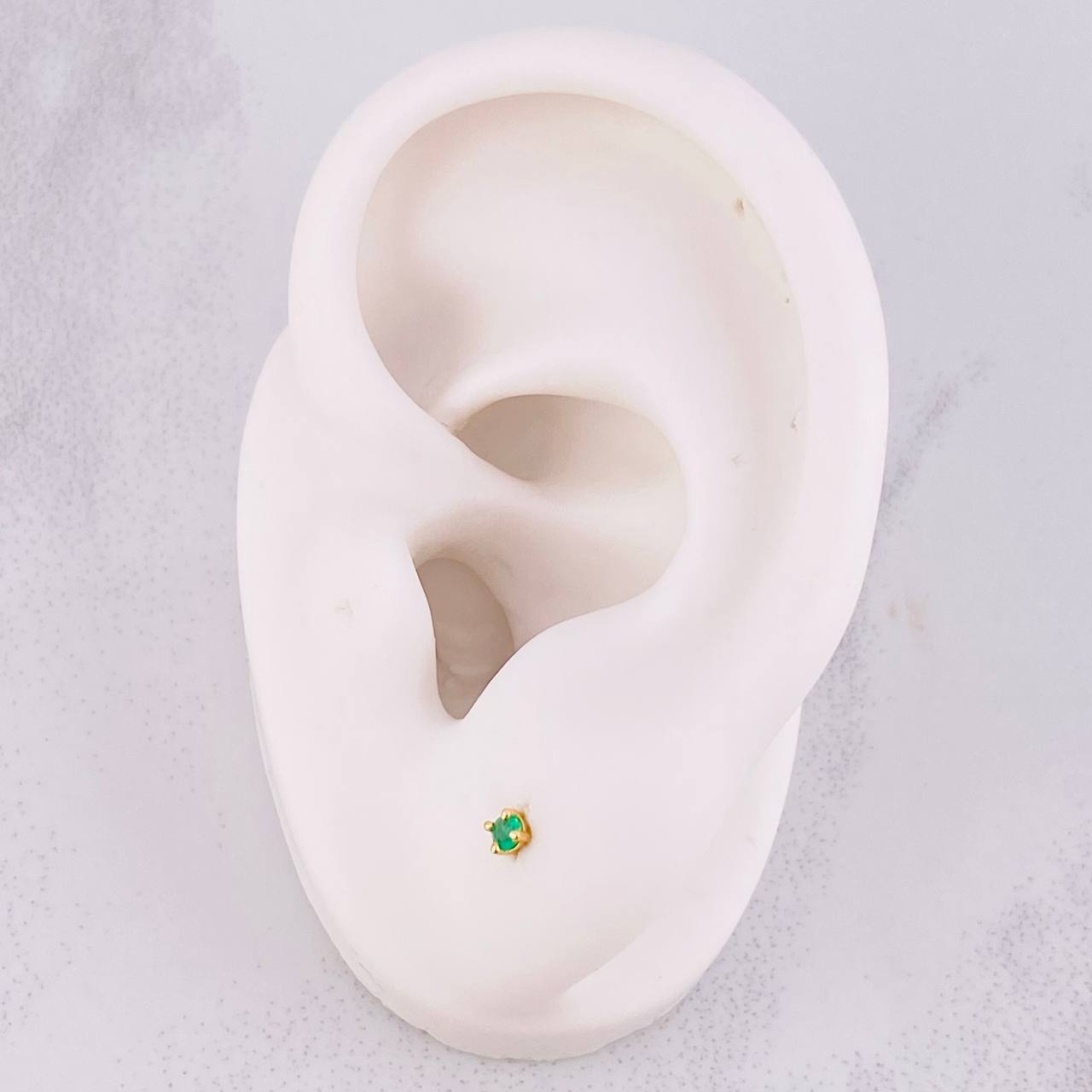 Topos Cuatro Garras Esmeraldas 17pts 0.7g / in / 2.2mm Oro Amarillo 18K