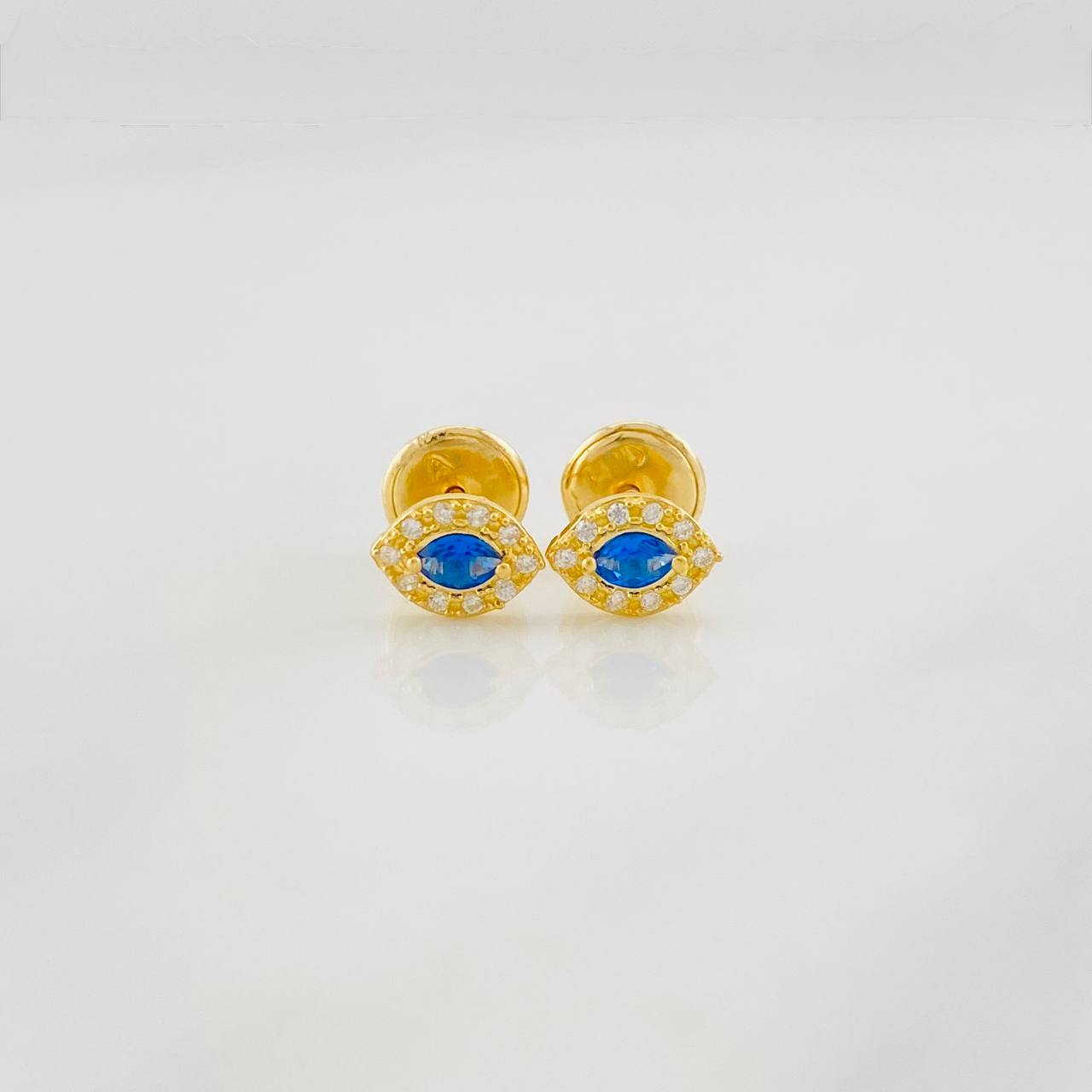 Stud Earrings Dense Eyes 0.65g / in / 4.6mm Yellow Gold 18K