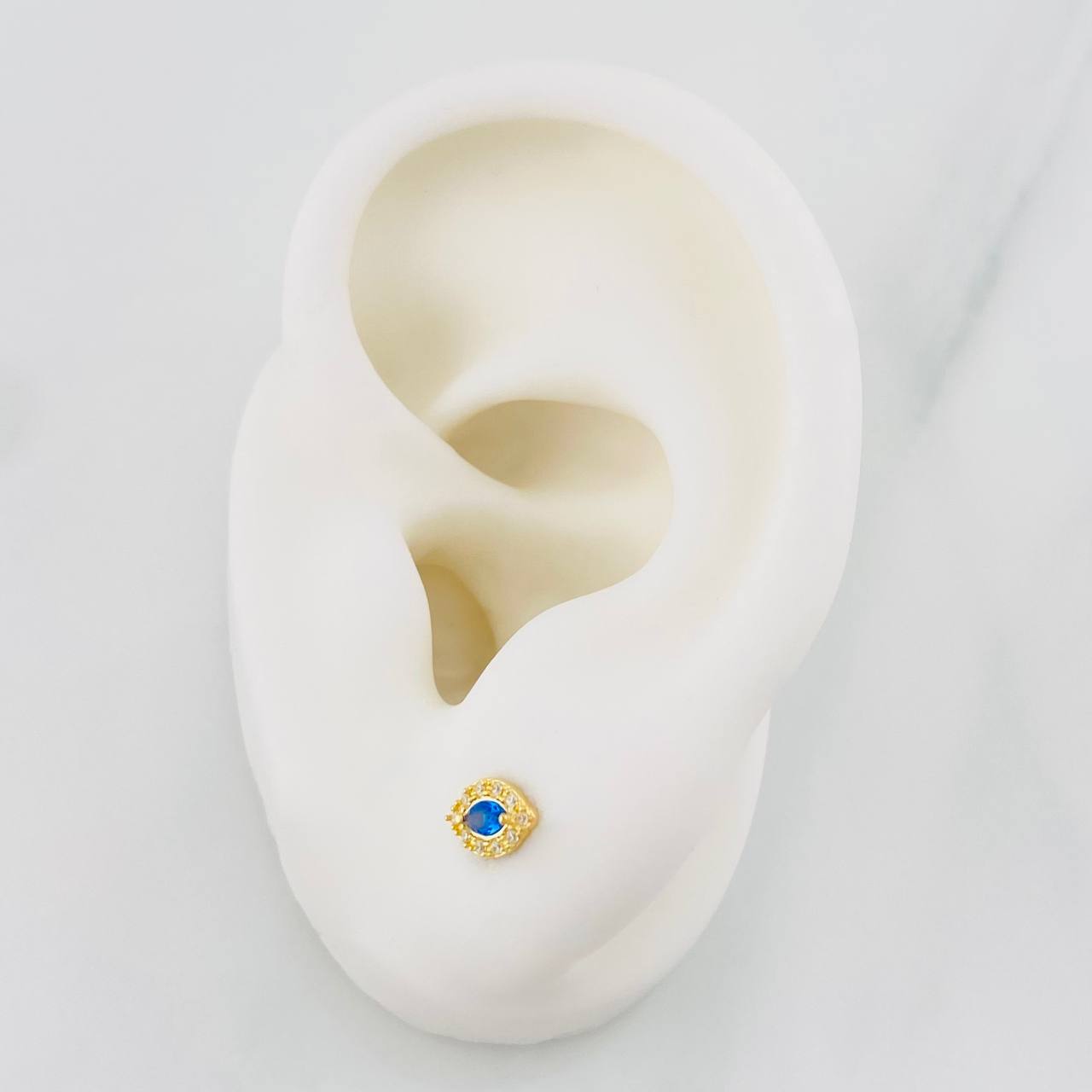 Stud Earrings Dense Eyes 0.65g / in / 4.6mm Yellow Gold 18K