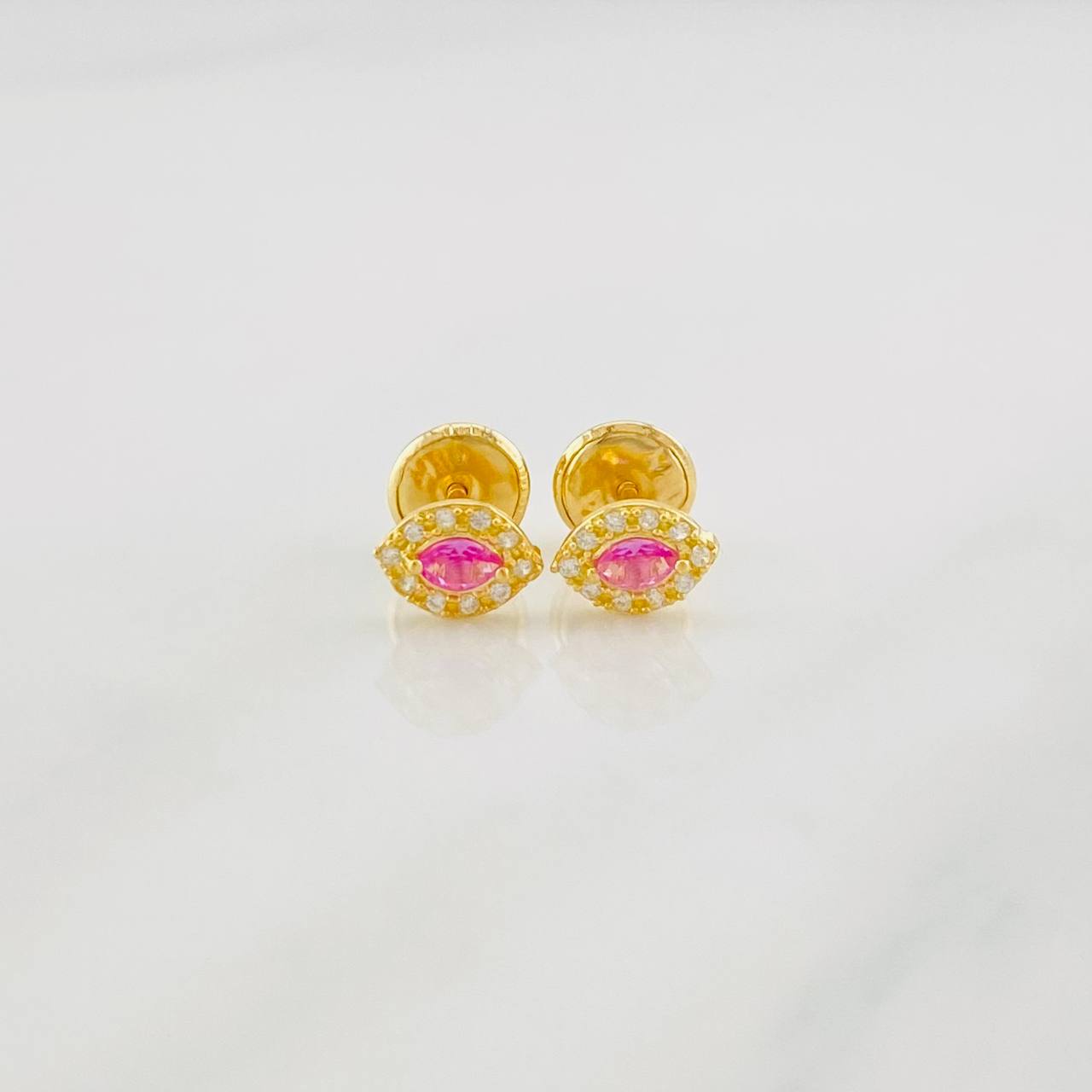 Stud Earrings Dense Eyes 0.65g / in / 4.6mm Yellow Gold 18K