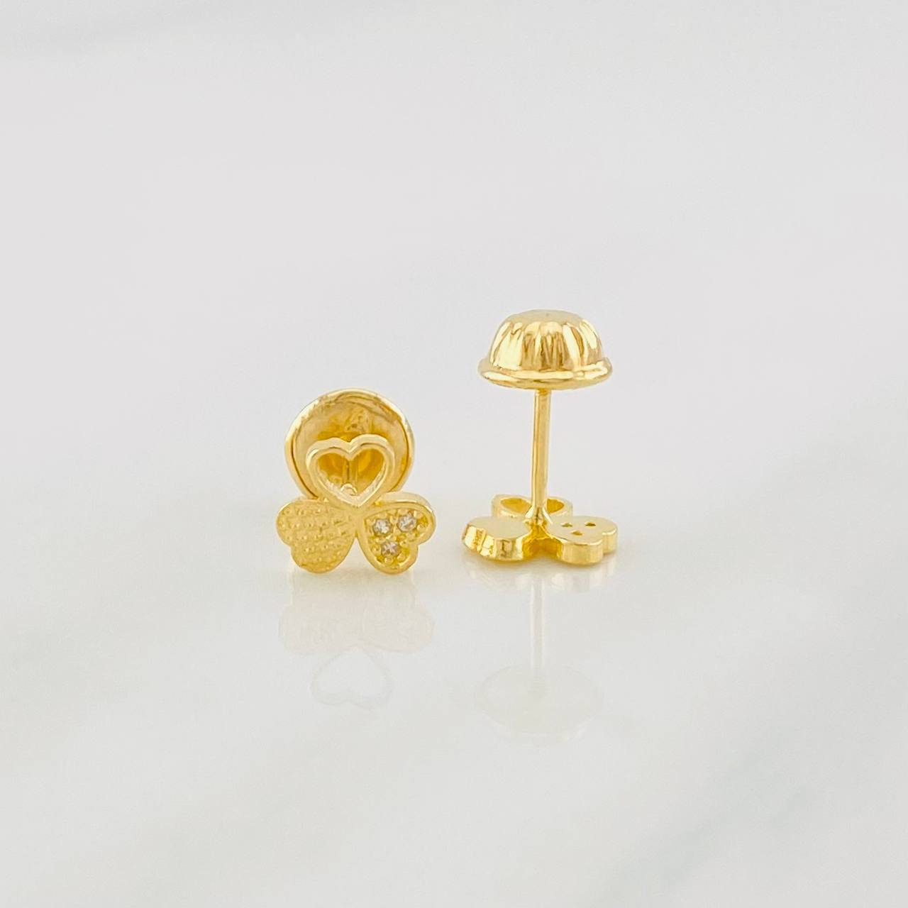 Stud Earrings Clover 0.8g / in / 6mm Yellow Gold 18K