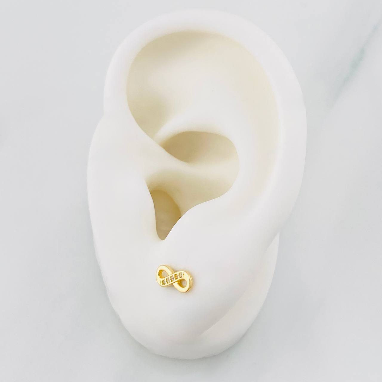 Infinity Stud Earrings 0.75g / in / 3.7mm Yellow Gold 18K