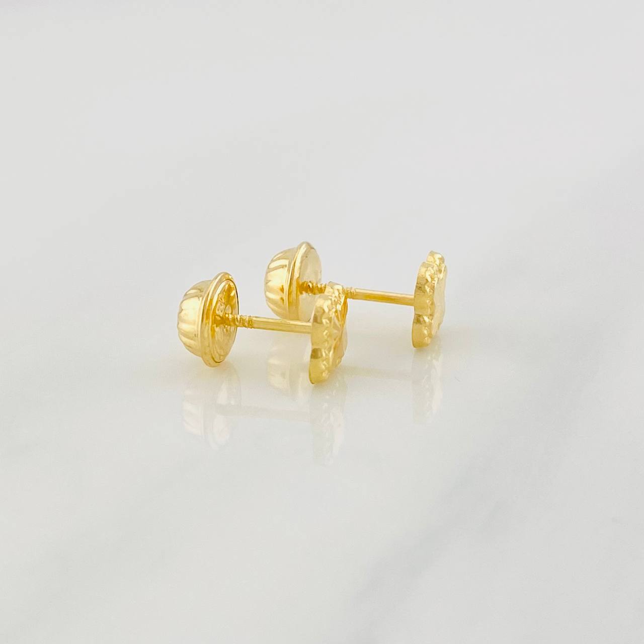 Stud Earrings Clover Diamond Cut 0.45g / in / 5.3mm Yellow Gold 18K