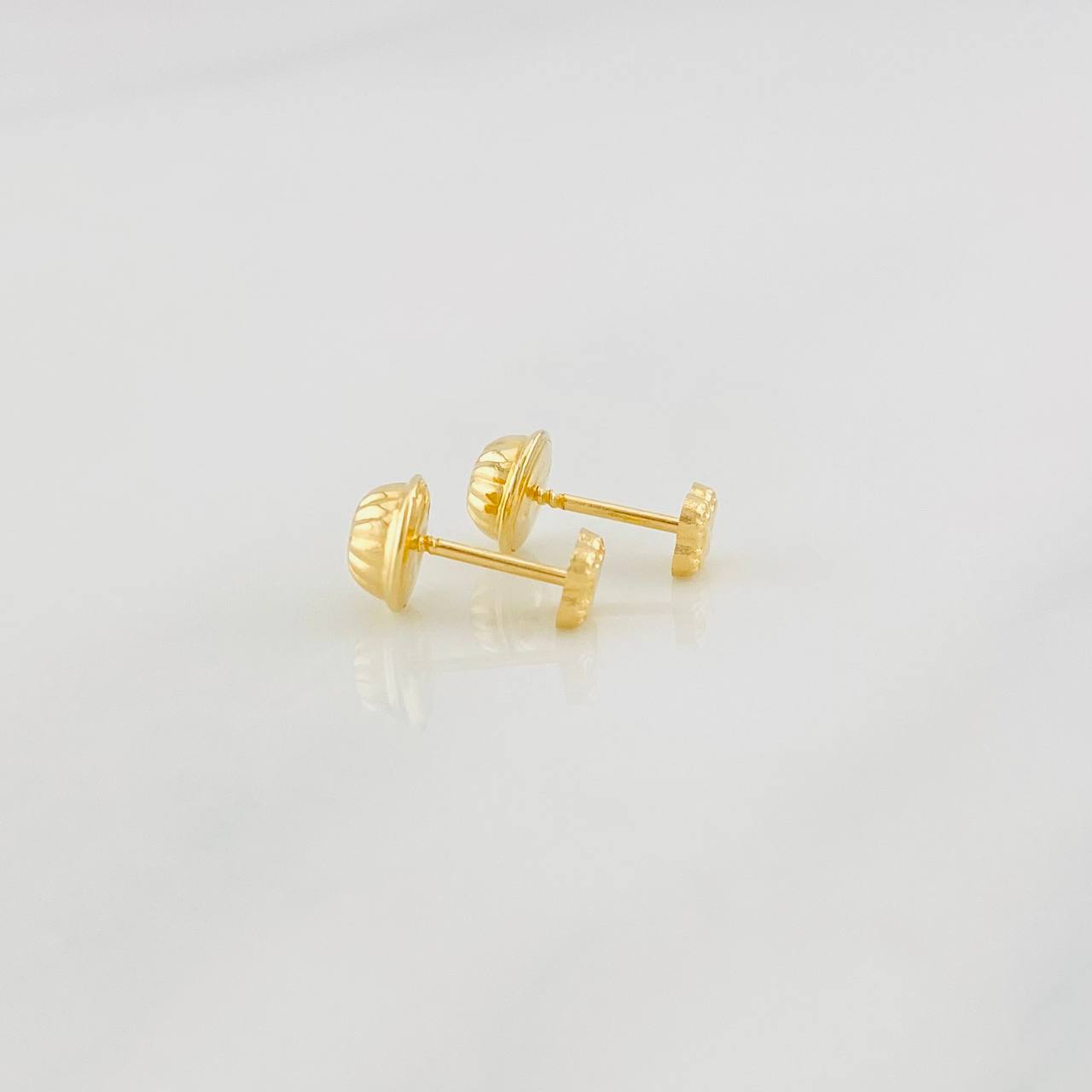 Stud Earrings Clover Diamond Cut 0.4g / in / 3mm Yellow Gold 18K