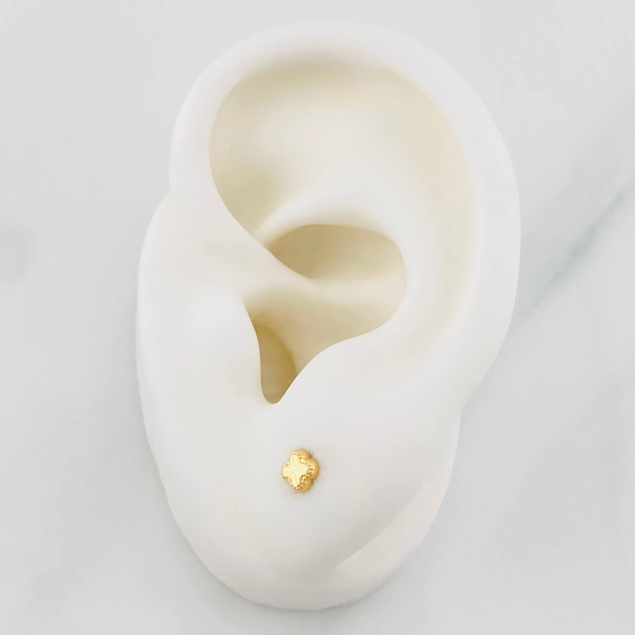Stud Earrings Clover Diamond Cut 0.4g / in / 3mm Yellow Gold 18K