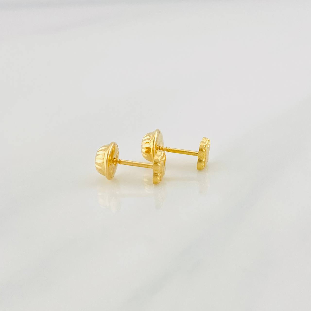 Diamond Cut Clover Stud Earrings 0.4g / in / 4.5mm Yellow Gold 18K