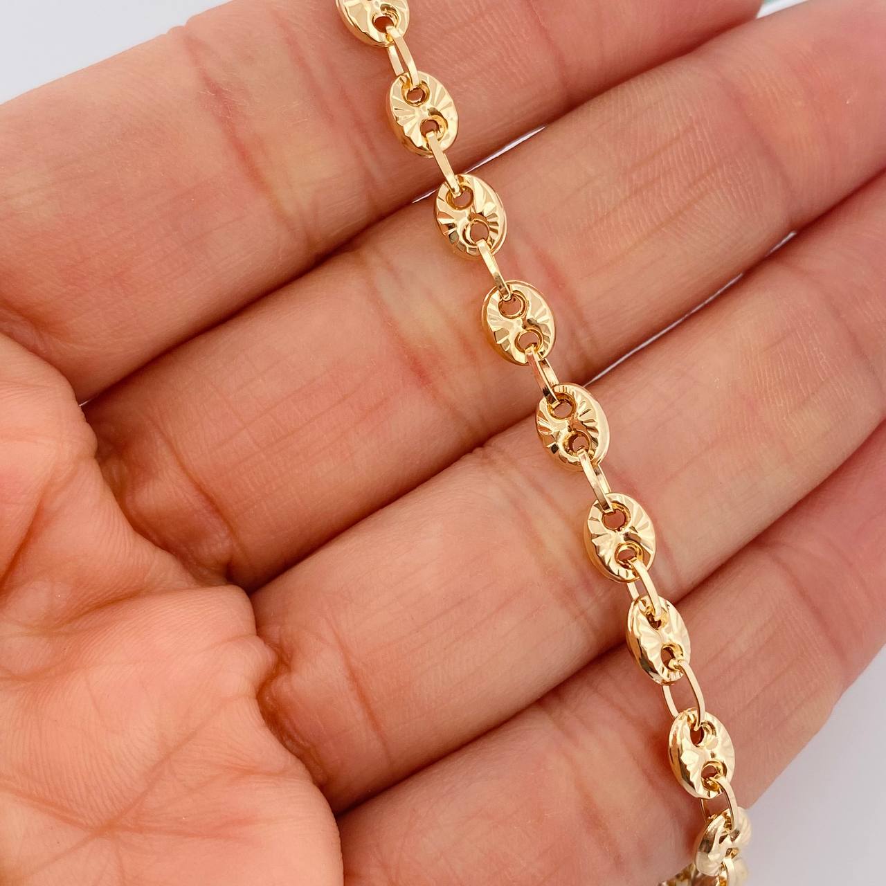 Pulso GC 4.35gr / 7 1/4 in / 4.75mm Oro Amarillo 18K $
