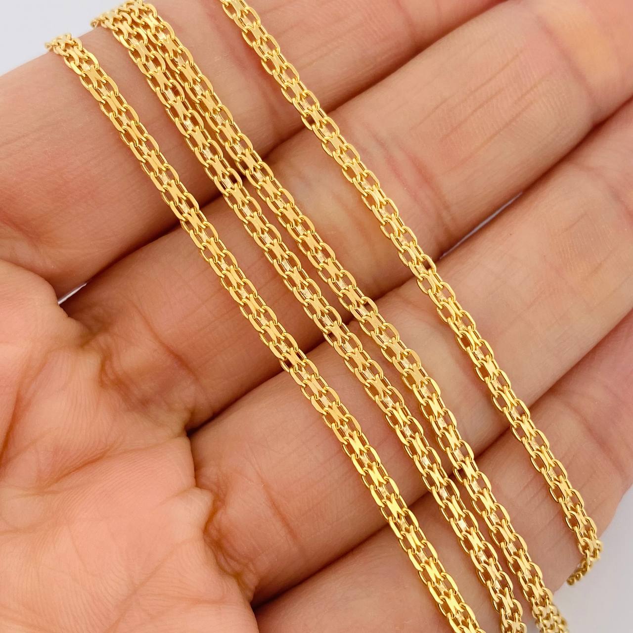 Bismark Chain 3.6gr / 23 1/2 in / 2.24mm Yellow Gold +1 18K &