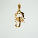 Dije Escorpion 1.15gr / 3/4 in / Dos Oros Negro Amarillo 18K %