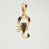 Dije Escorpion 1.15gr / 3/4 in / Dos Oros Negro Amarillo 18K %