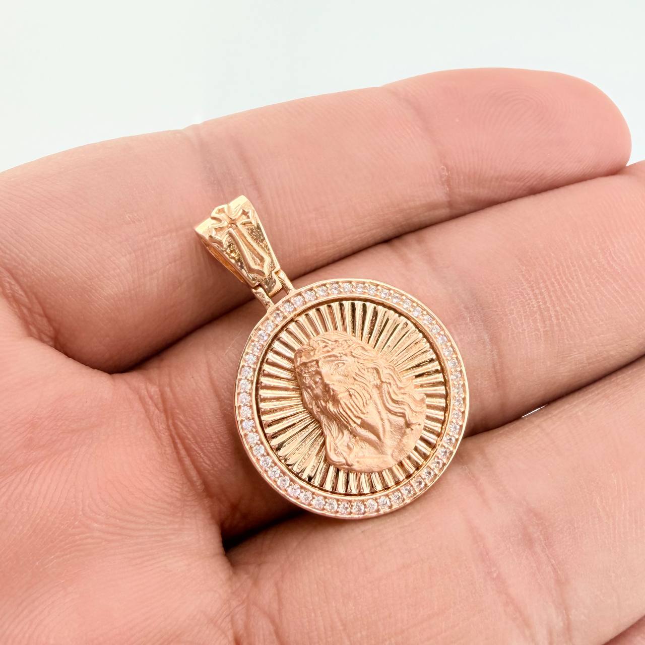 Christ Face Pendant 5.2gr / 1 1/4 in / Yellow Gold 18K %