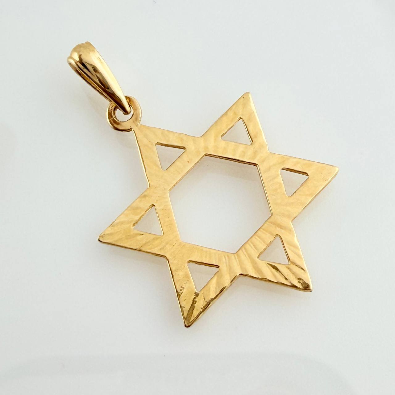 Star of David Pendant 1.65gr / 1 1/4 in / 18K Yellow Gold &