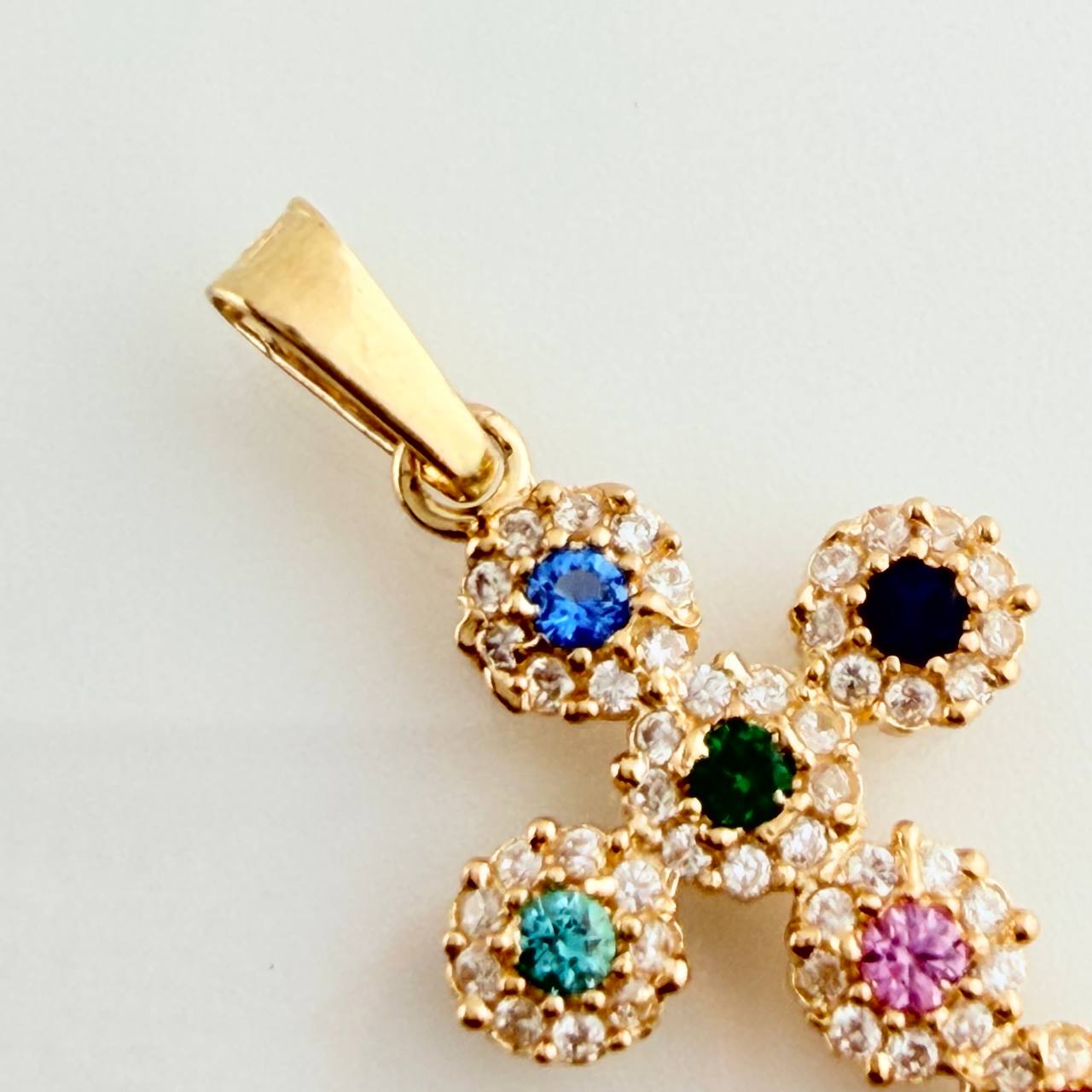 Dije Cruz Tupida 1.45gr / 1 in / Oro Amarillo 18K %