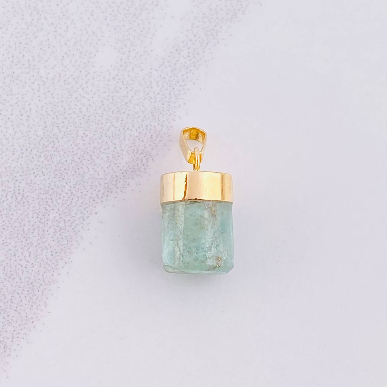 Pendant Rough Emerald 2g / 3/4 in Yellow Gold 18K