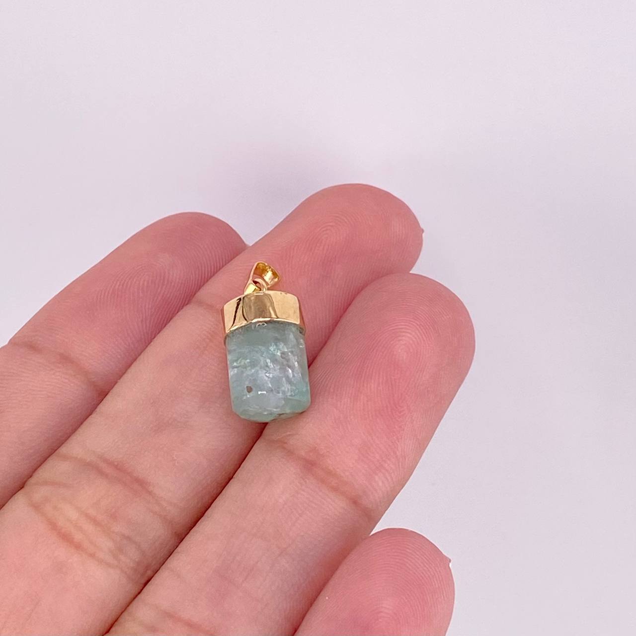 Pendant Rough Emerald 2g / 3/4 in Yellow Gold 18K