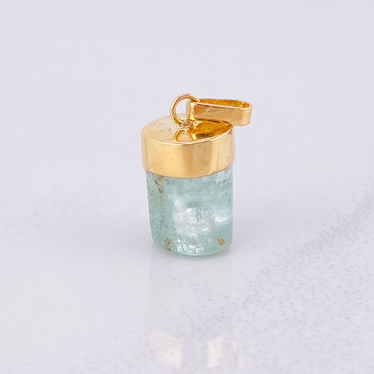 Pendant Rough Emerald 2g / 3/4 in Yellow Gold 18K