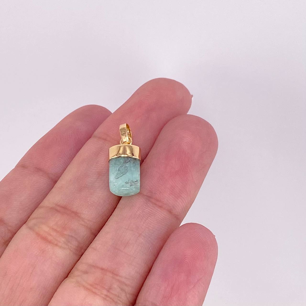Pendant Rough Emerald 1.25g / 3/4 in 18K Yellow Gold