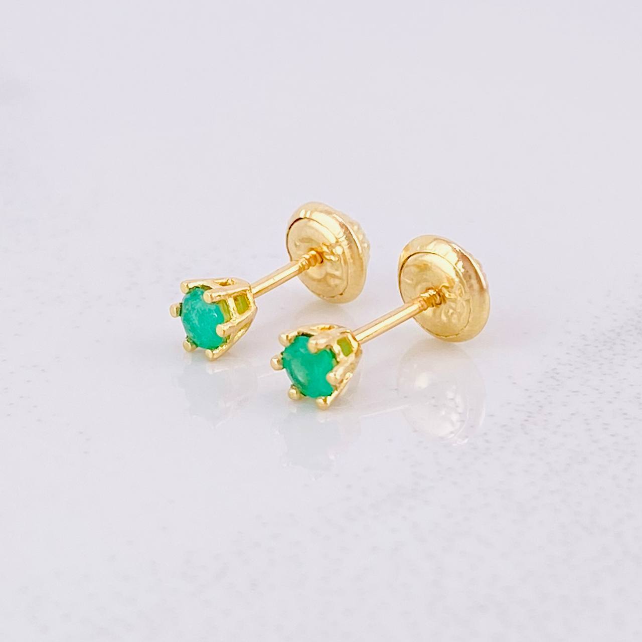Stud Earrings Six Claws Emeralds 20pts 0.75g / in / 3.7mm Yellow Gold 18K