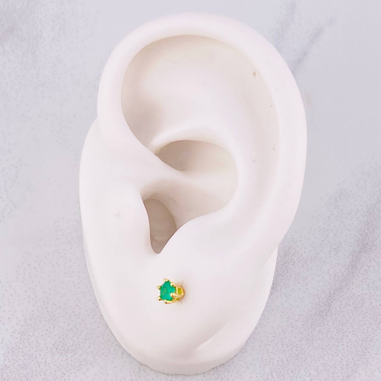 Stud Earrings Six Claws Emeralds 20pts 0.75g / in / 3.7mm Yellow Gold 18K