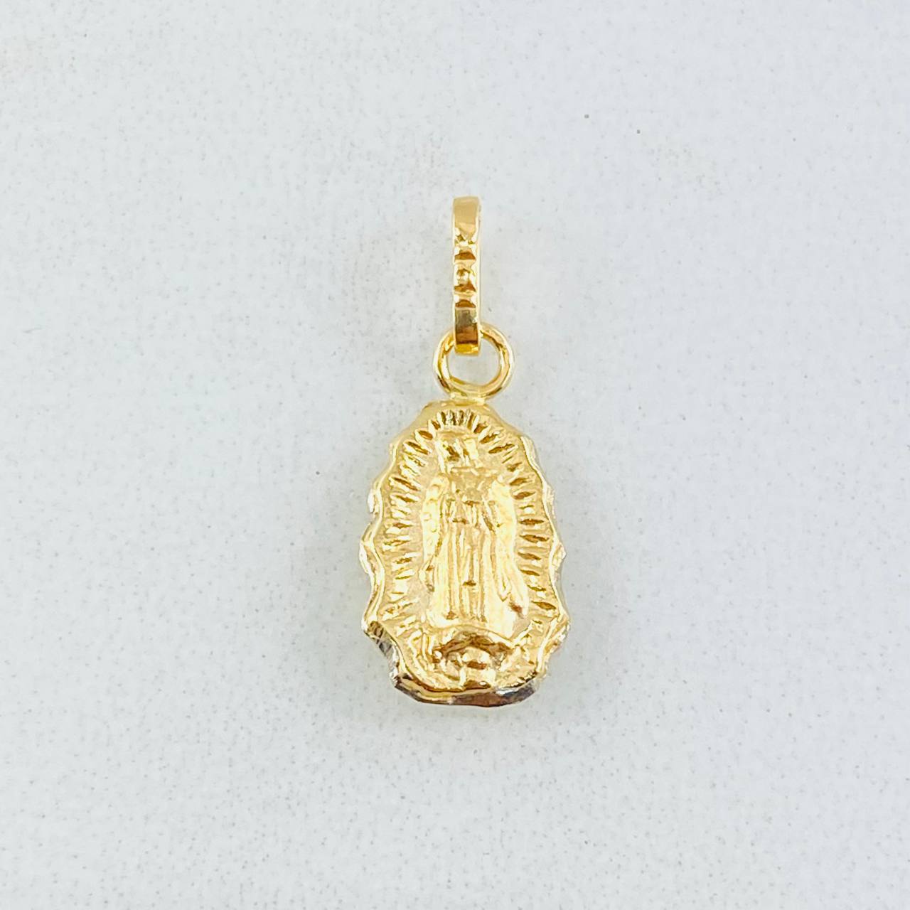 Virgin of Guadalupe Silhouette Pendant 0.5gr / 3/4 in / Yellow Gold 18K ©