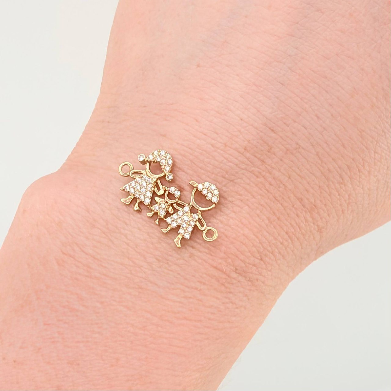 Family Silhouette Charm 1.6gr / 1 in / 18K Yellow Gold