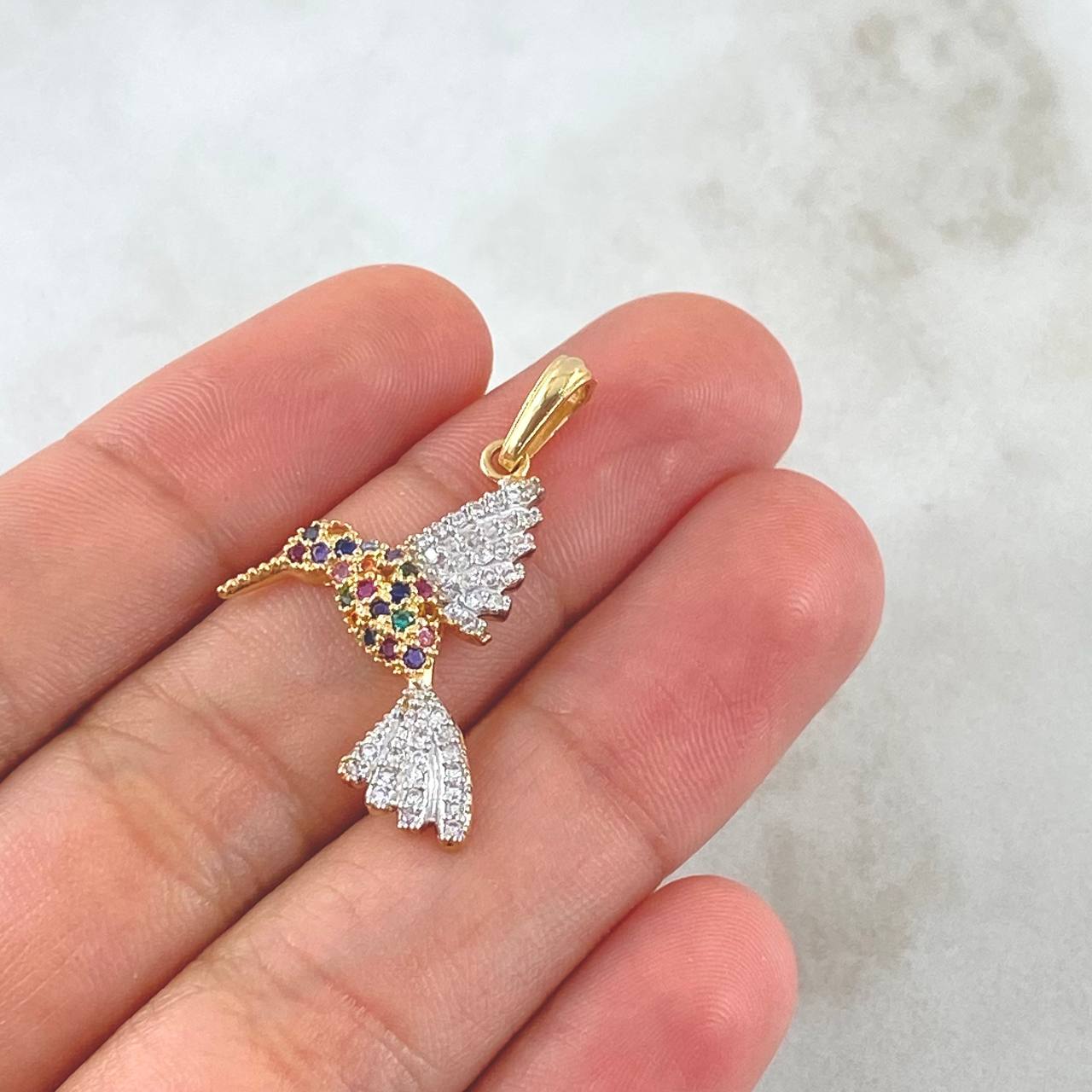 Dije Colibri 2.1gr / 3cm / Circones De Colores Dos Oros Amarillo Blanco 18K